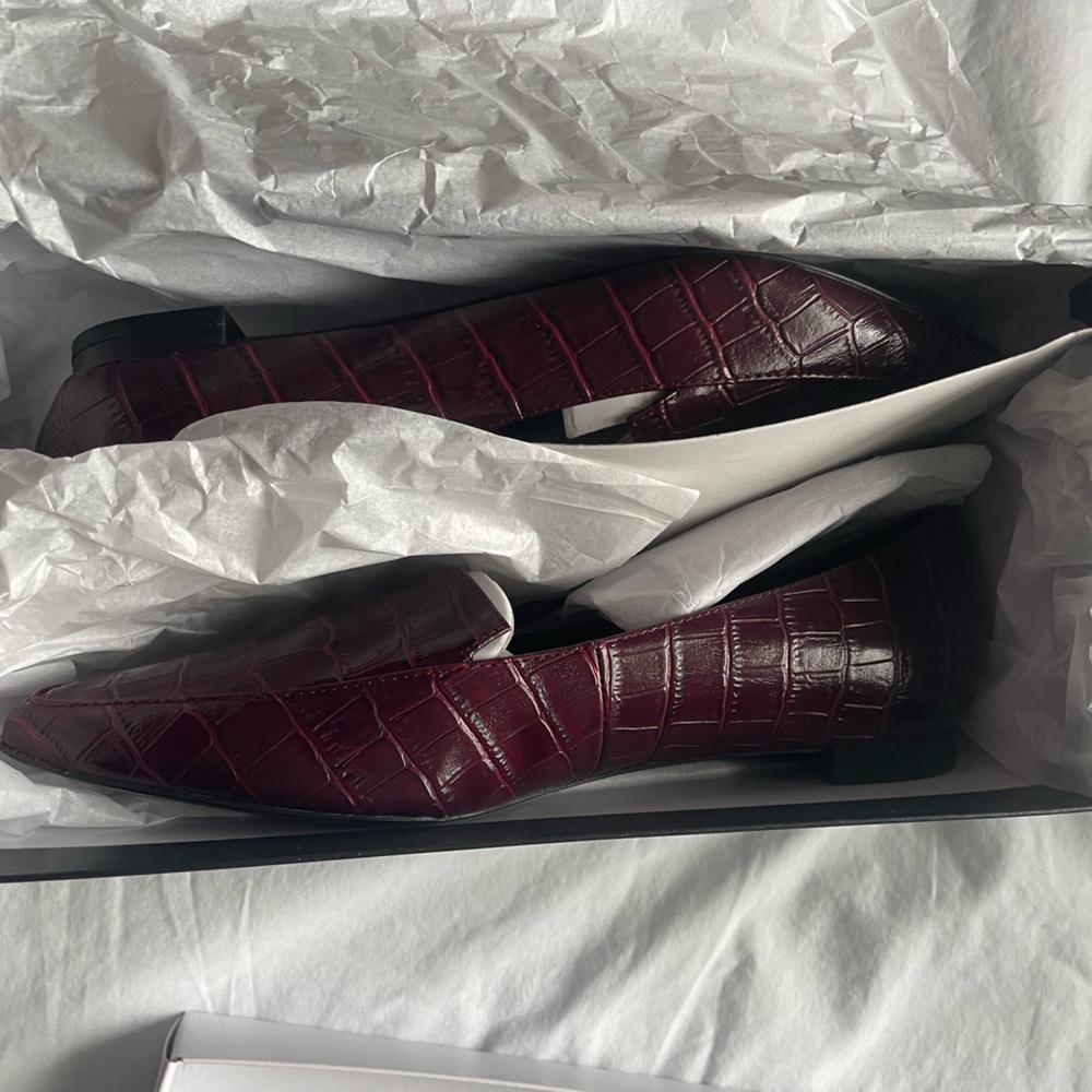 NIB Nine West Women's Abay3 Burgundy Crocodile-Embossed Loafers 7.5